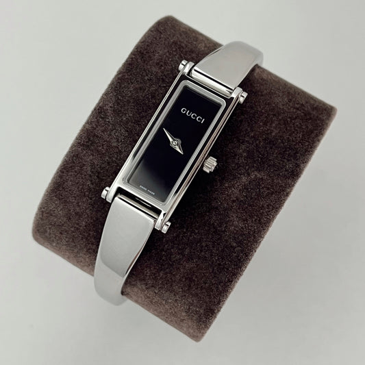 Gucci Women's Rectangle Timepiece - 1990s Vintage