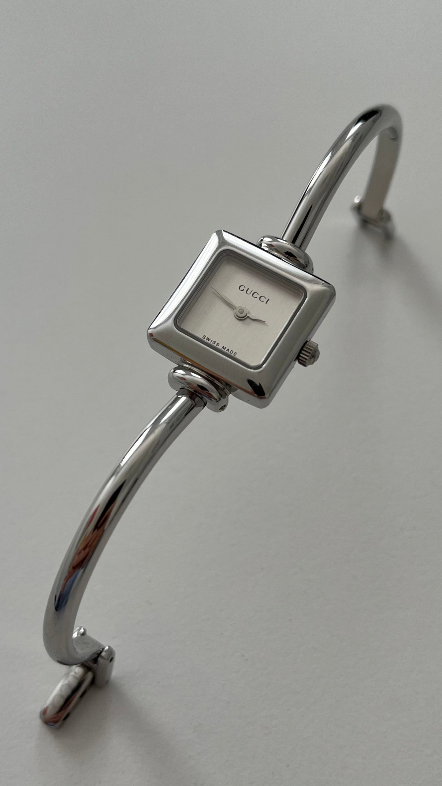 Gucci Women's Square Timepiece - Early 2000s Vintage