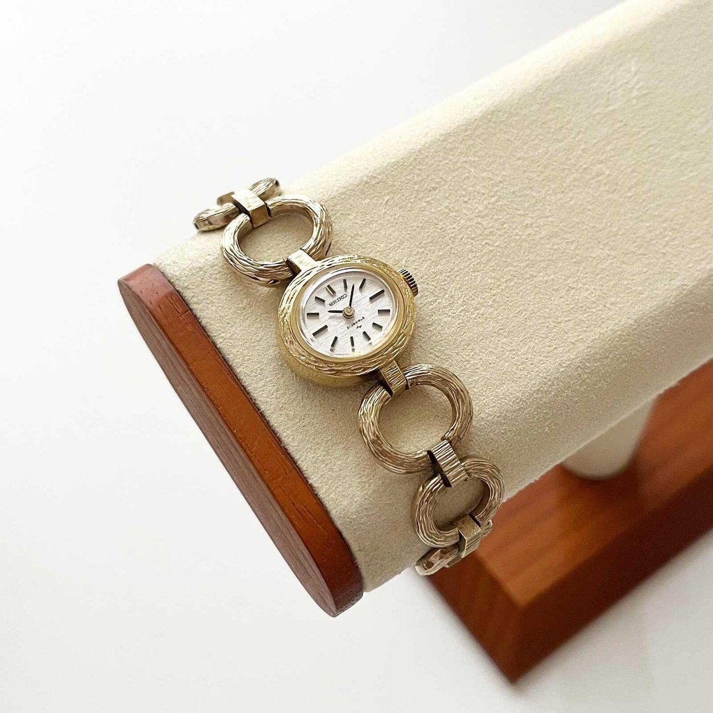 Seiko Rare Mechanical Vintage Gold Womens Watch, Boxed, Gift for Her, 16cm