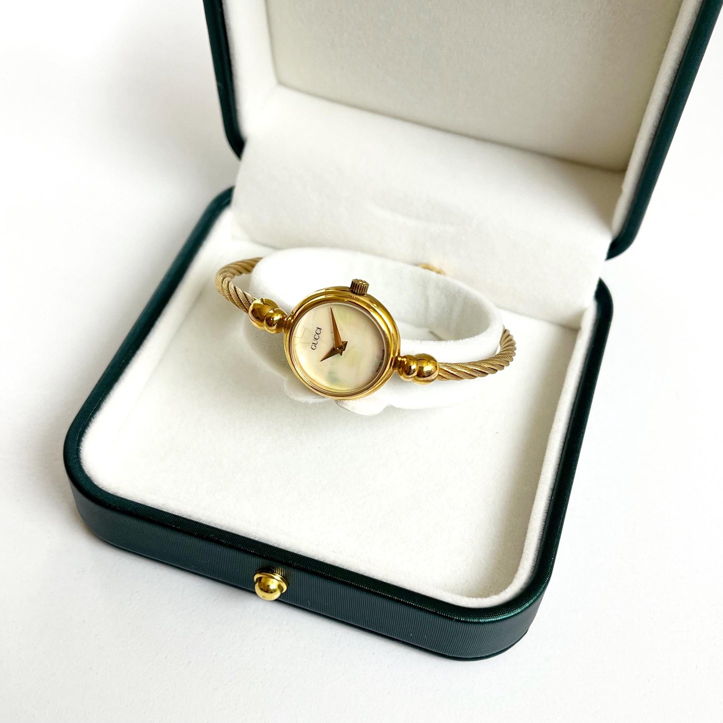 Vintage Gucci Watch MINT Seashell Dial Bangle Watch, Rare Watch, Gift for Her