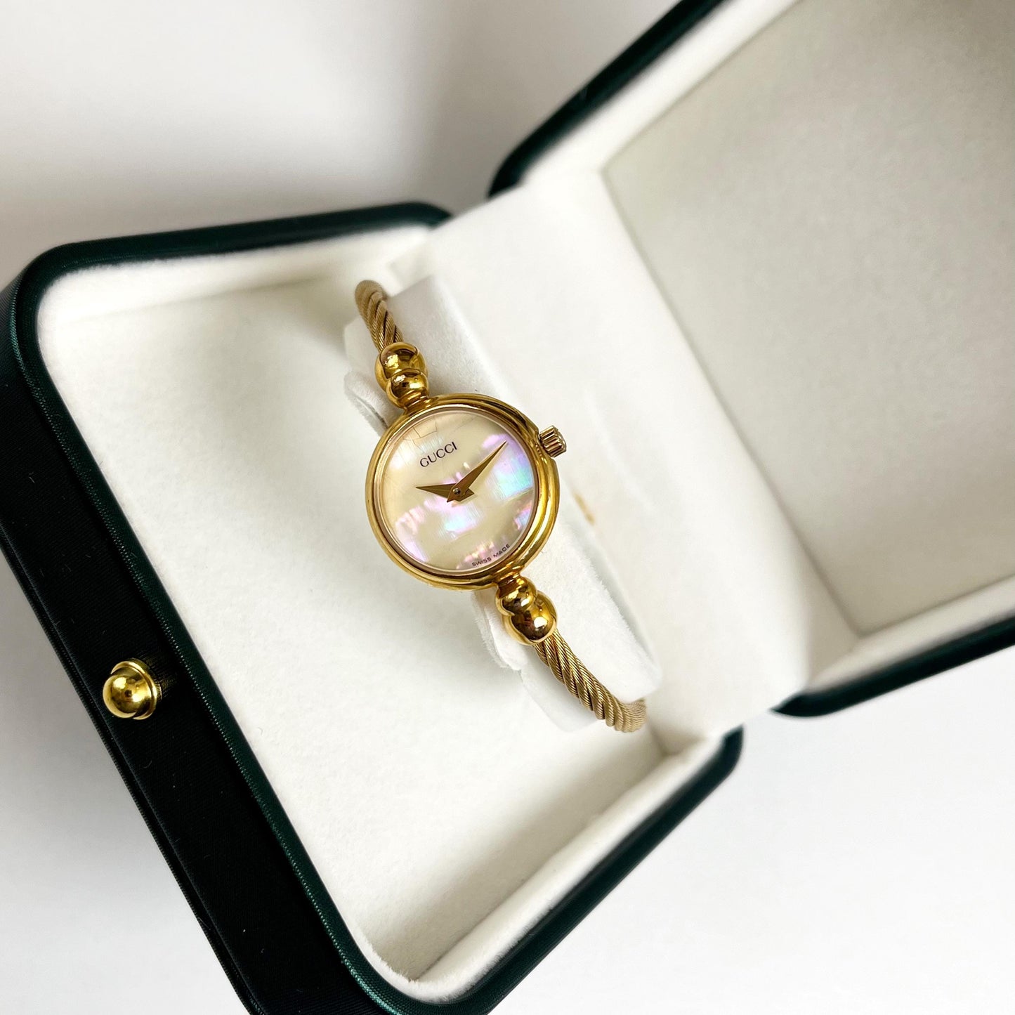 Vintage Gucci Watch MINT Seashell Dial Bangle Watch, Rare Watch, Gift for Her