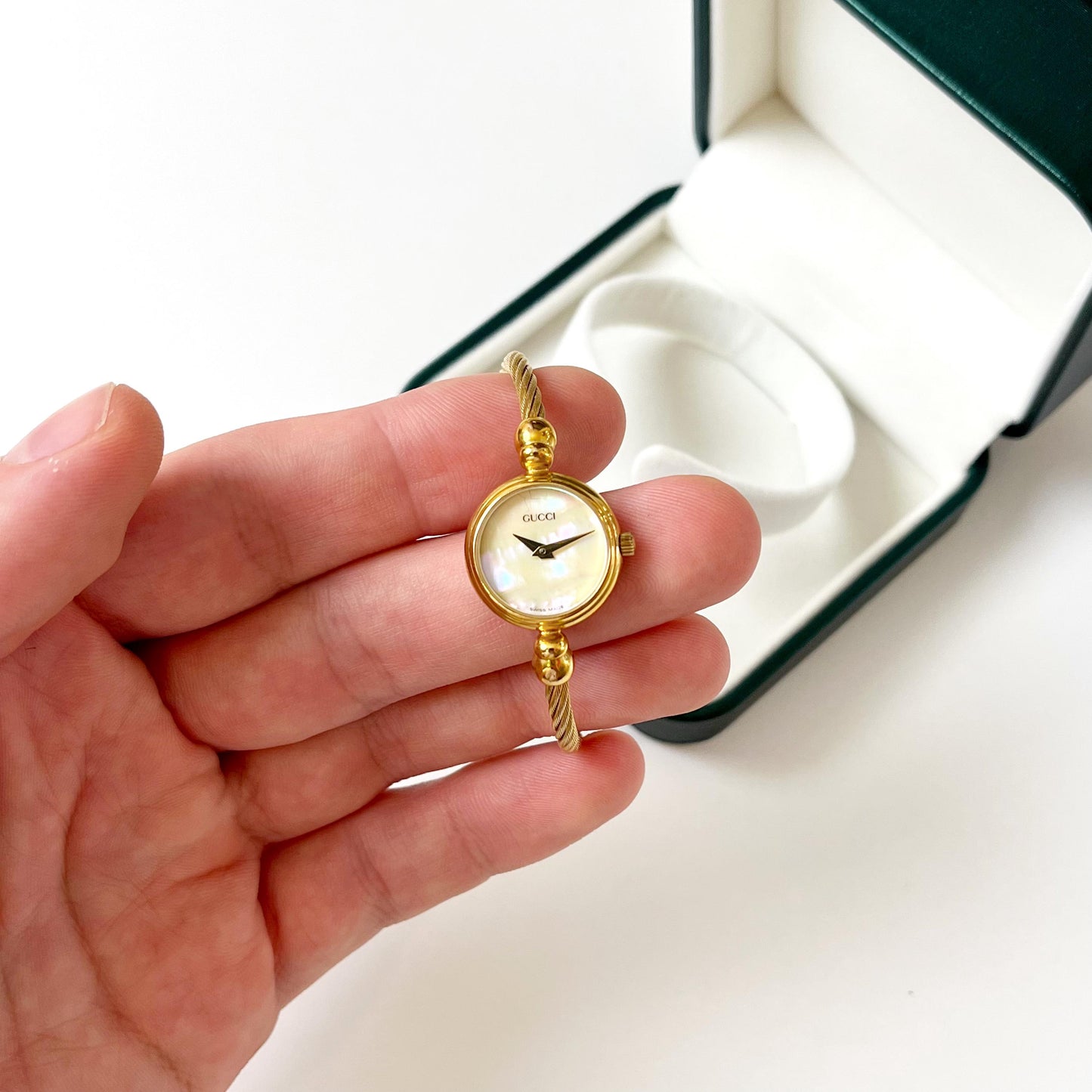 Vintage Gucci Watch MINT Seashell Dial Bangle Watch, Rare Watch, Gift for Her