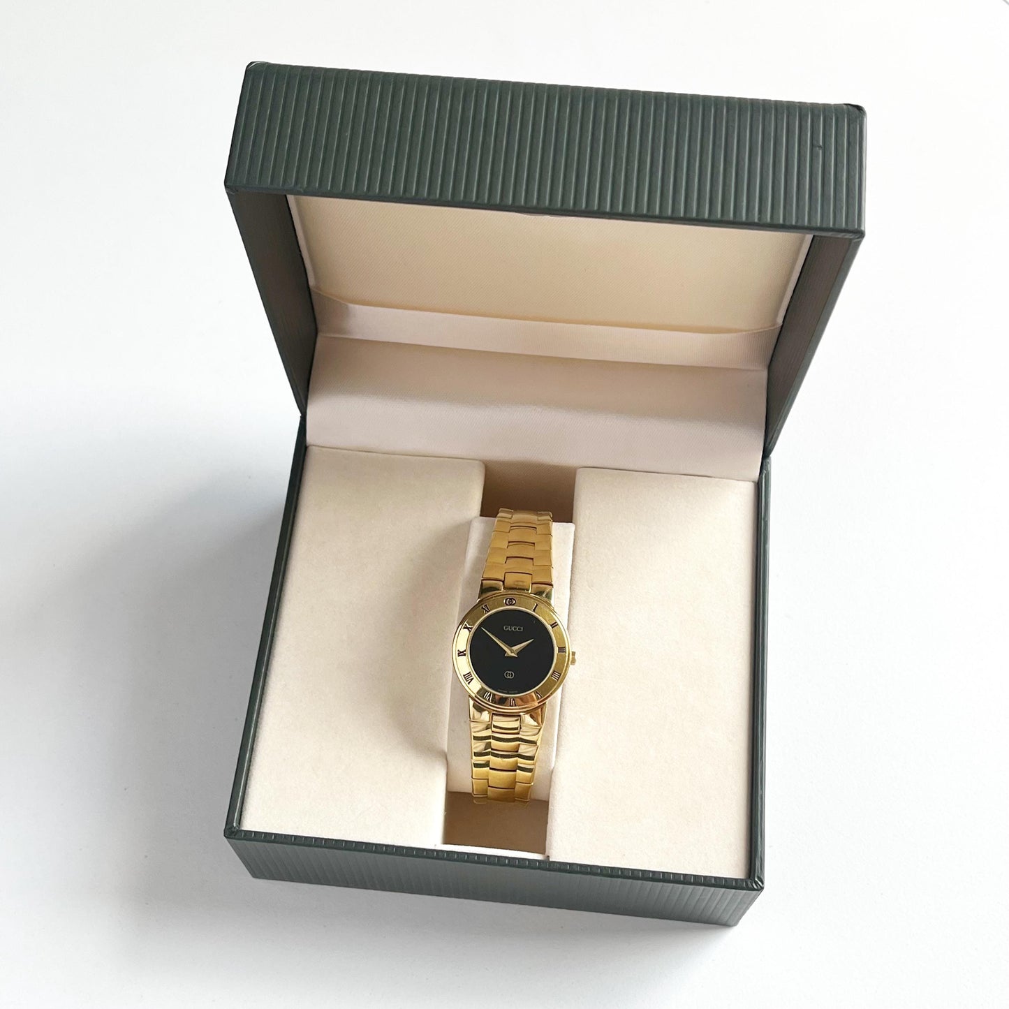 Gucci Gold Vintage Women’s Watch, Black Dial, Boxed, Gift for Her, 17cm