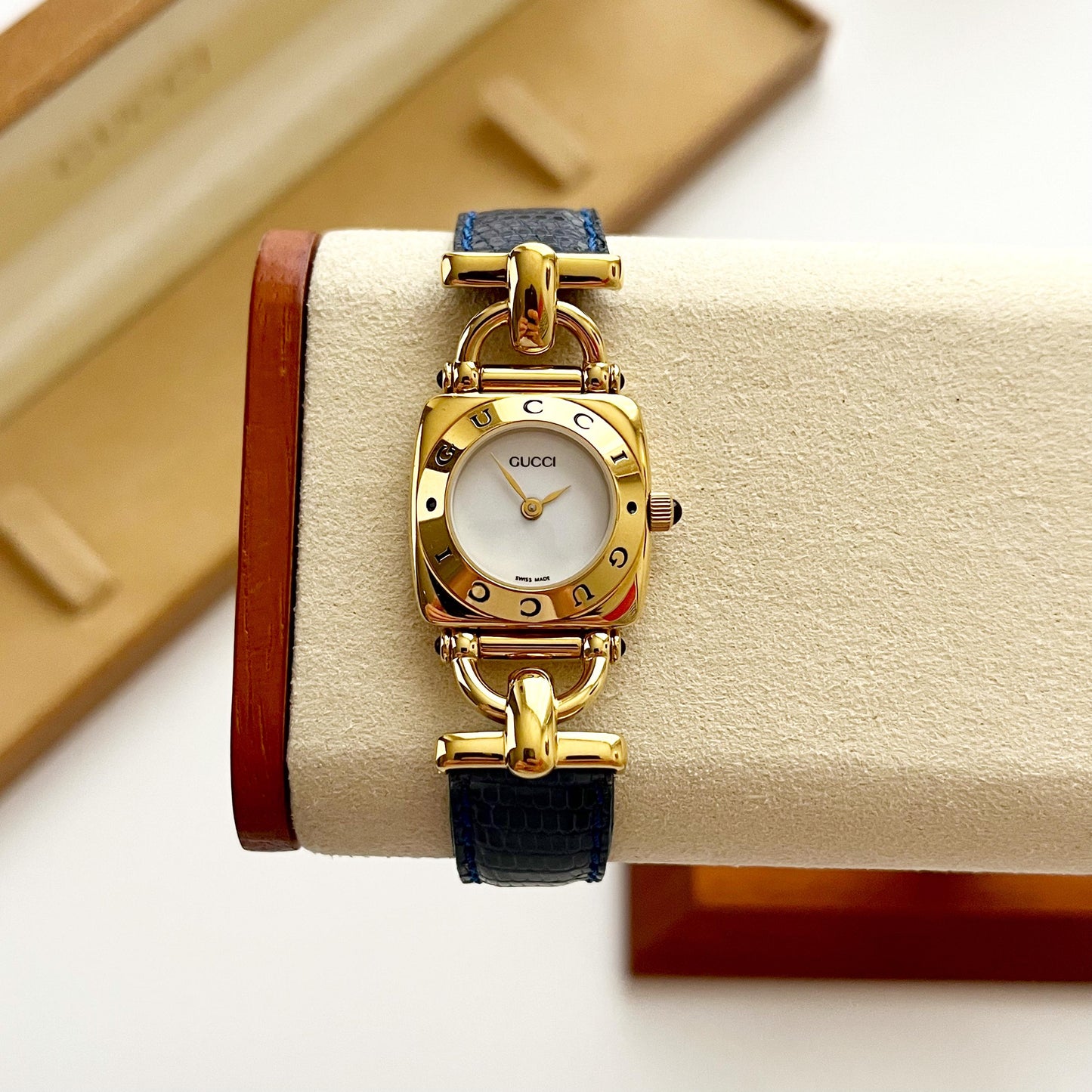 MINT - Vintage Gucci Women’s Watch, Full Set, Gold Watch, Leather Band, Gift for Her