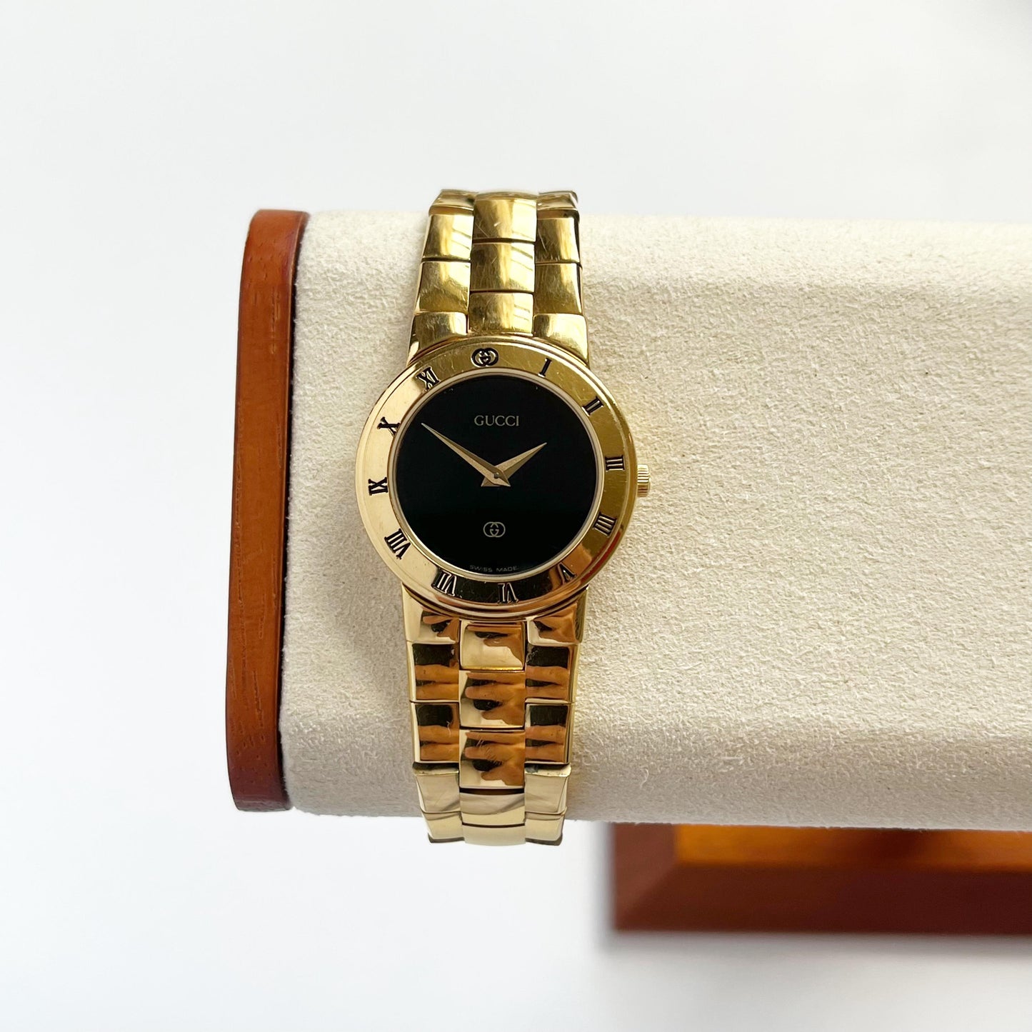 Gucci Gold Vintage Women’s Watch, Black Dial, Boxed, Gift for Her, 17cm