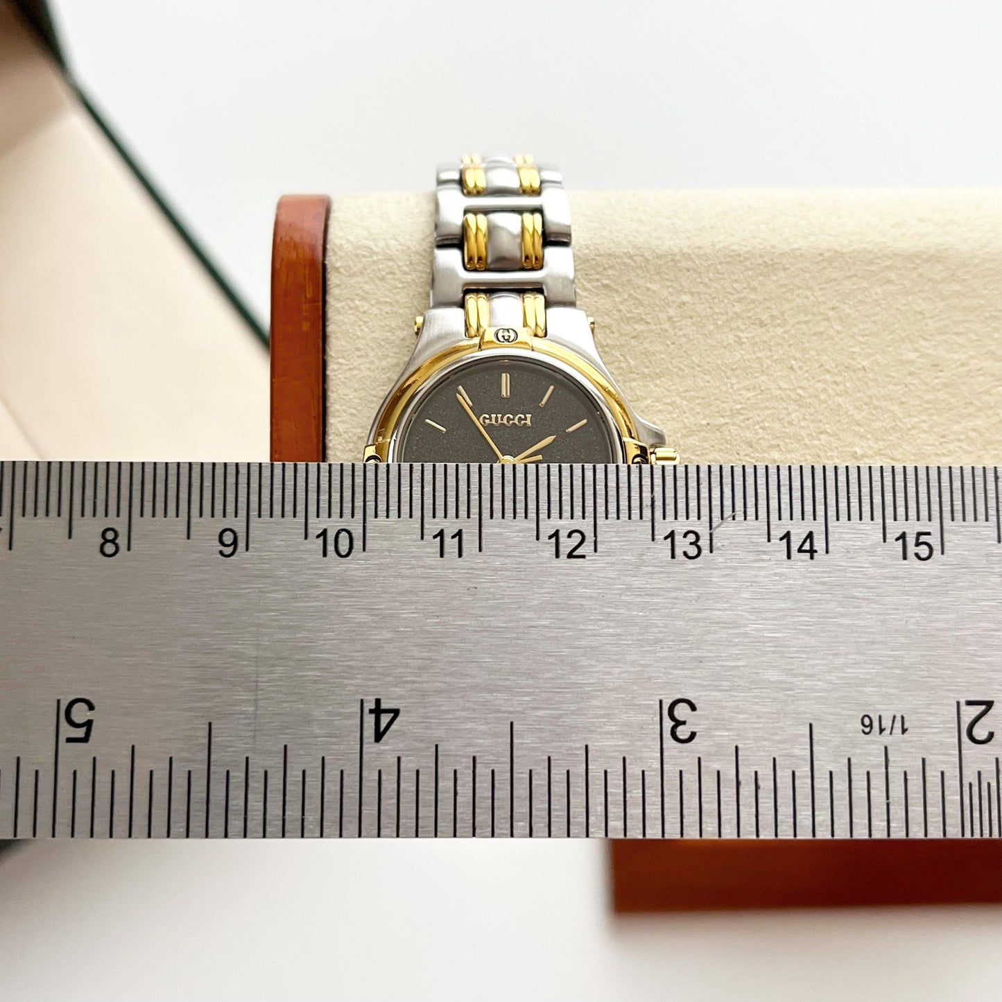 MINT - Gucci Vintage Womens Gold Date Watch, Balck Dial, Gift for Her, Boxed, Full Set - 17.5cm