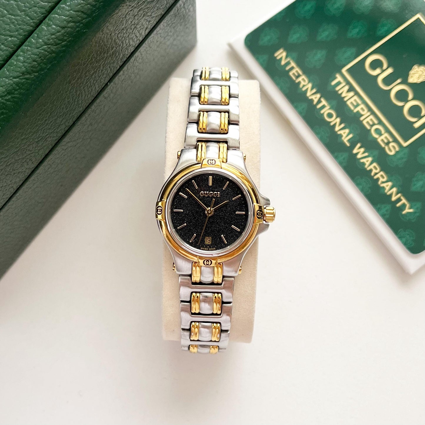 MINT - Gucci Vintage Womens Gold Date Watch, Balck Dial, Gift for Her, Boxed, Full Set - 17.5cm