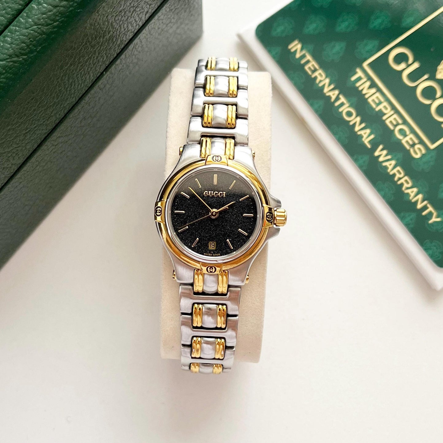 MINT - Gucci Vintage Womens Gold Date Watch, Balck Dial, Gift for Her, Boxed, Full Set - 17.5cm