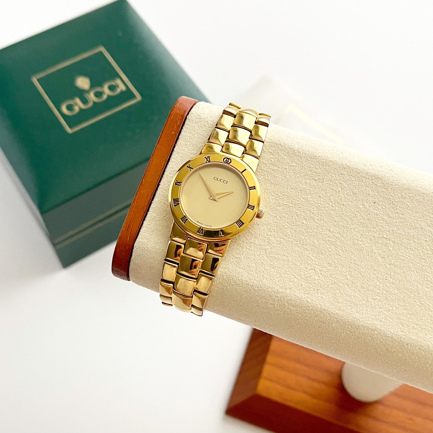 Gucci Gold Vintage Women’s Watch, Gold Dial, Boxed, Gift for Her, 15.5cm