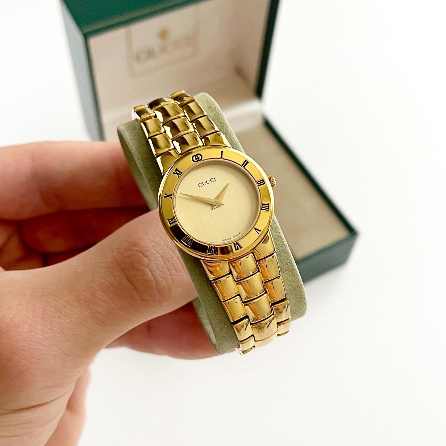 Gucci Gold Vintage Women’s Watch, Gold Dial, Boxed, Gift for Her, 15.5cm