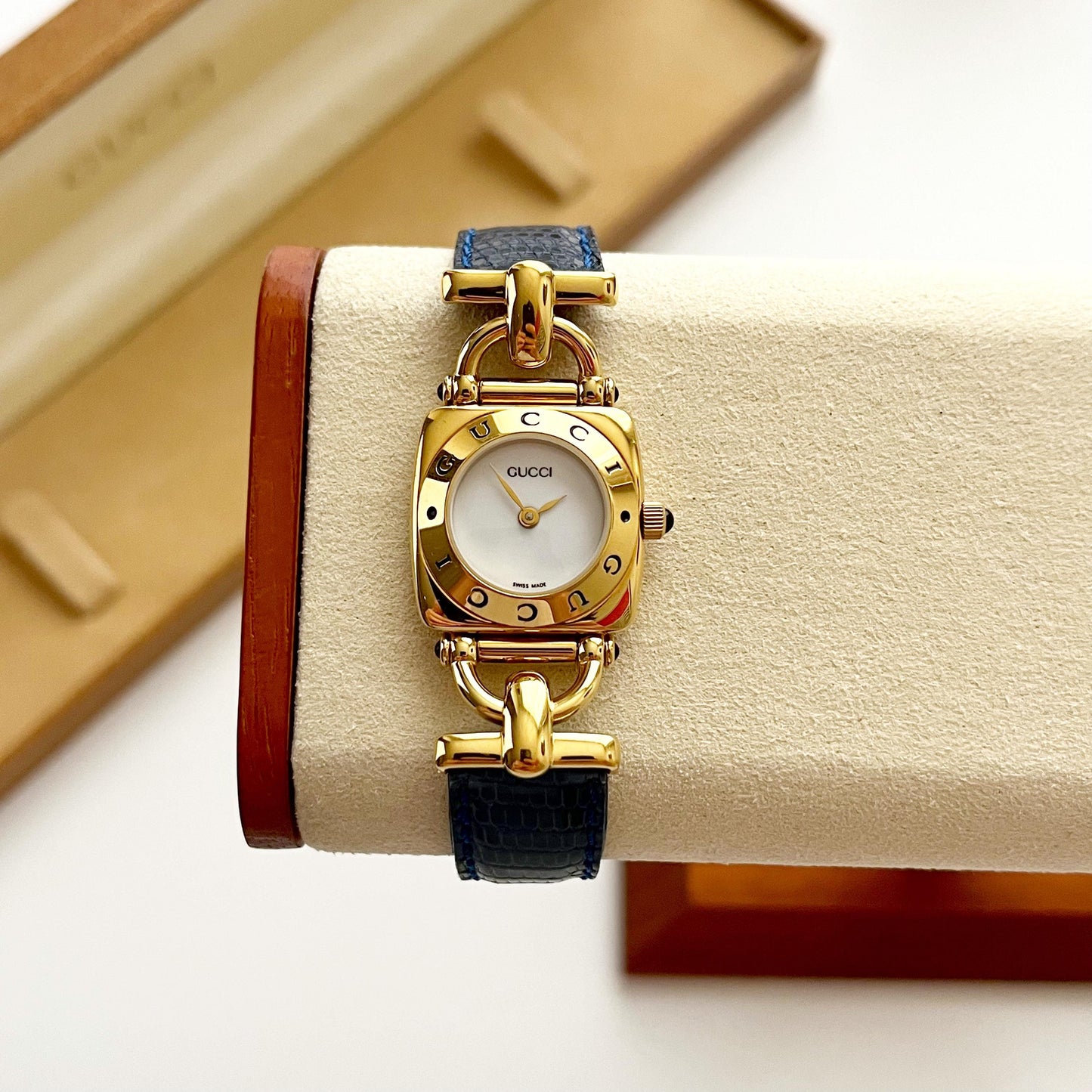 MINT - Vintage Gucci Women’s Watch, Full Set, Gold Watch, Leather Band, Gift for Her
